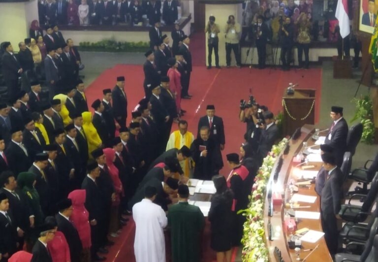 Pelantikan Anggota DPRD Jateng Periode 2024-2029, Sumanto Jadi Ketua Sementara DPRD Jateng