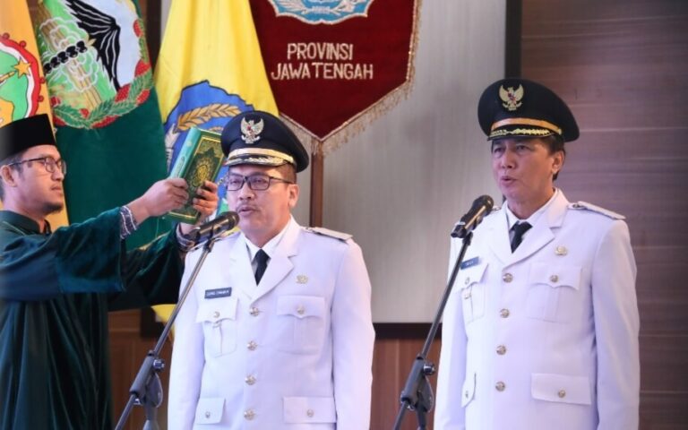 Lantik Pj Bupati Banyumas dan Brebes, Nana Sudjana Minta Sukseskan Penyelenggaraan Pilkada 2024