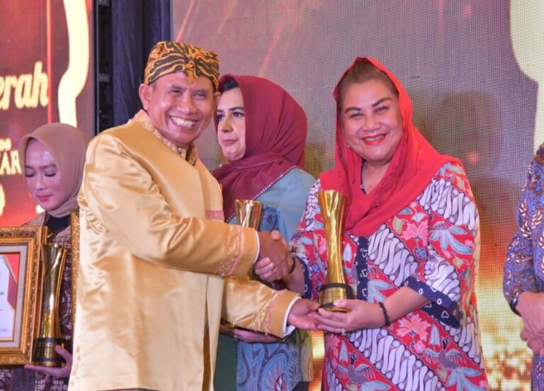 Dibawah Kepemimpinan Mbak Ita, Pemkot Semarang Raih Dua Penghargaan Bidang Ketahanan Pangan