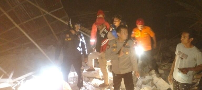 Rumah Warga Kalongan Ungaran Timur Roboh, Kapolres: Satu Orang Meninggal