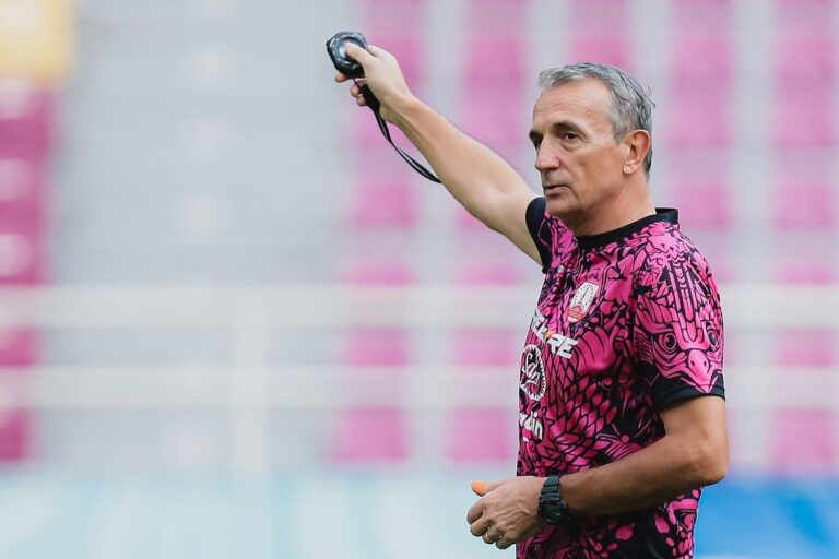 Kerjasama Milomir Seslija dan Persis Solo Resmi Berakhir 