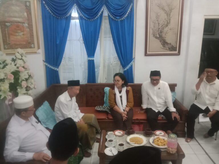 Ketua MUI Jateng Apresiasi Sikap Agustin-Iswar yang Rutin Minta Saran Ulama dan Sesepuh