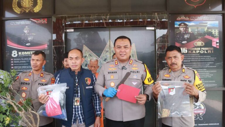 Gara-gara Cekcok Masalah Batas Tanah, Seorang Lansia di Blora Bacok Tetangga Sendiri