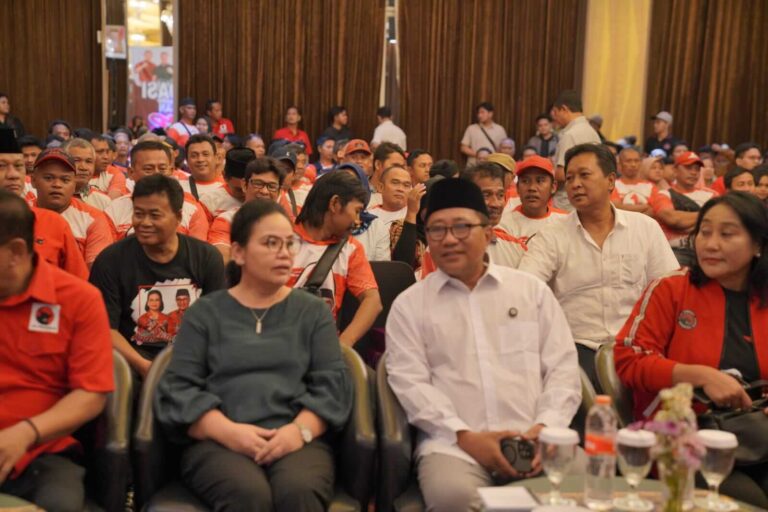 Hadiri Konsolidasi Tim Pemenangan Kecamatan Genuk, Agustin-Iswar Siap Lanjutkan Program Penanggulangan Banjir