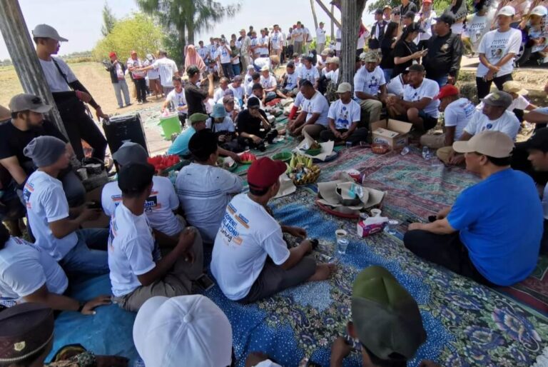 Cagub Jateng Ahmad Luthfi Kembulan Bareng Petani di Kendal: Makan Bersama, Dengar Keluh Kesah, dan Berbagi Solusi