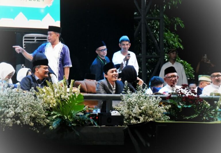 Gus Iqdam Memuji Ahmad Luthfi sebagai Orang yang Tulus di Acara Ngaji Bareng di Boyolali