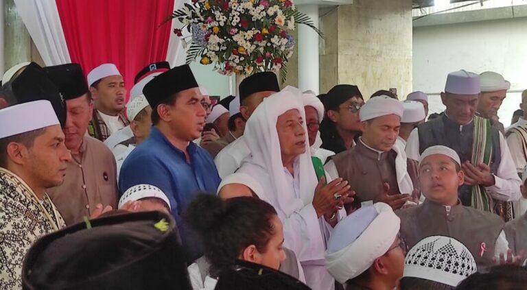 Habib Luthfi Ajak Keliling Luthfi-Yasin Menyapa Jamaah Kanzus Sholawat