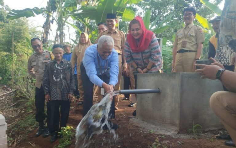 Pemkot Semarang Gandeng Bank Jateng Bantu Pembuatan Sumur Artetis di Kawasan Penghasil Durian Gunungpati