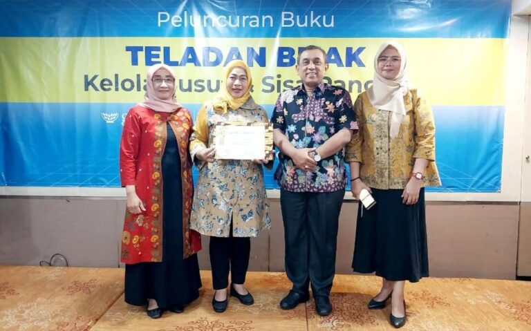Mbak Ita Raih Penghargaan Bappenas Atas Komitmen Pengelolaan Sisa Pangan