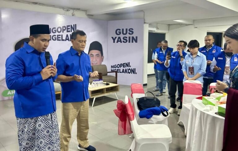 Jelang Debat Pilgub Jateng, Gus Yasin Pimpin Doa Bersama di Posko Pemenangan Semarang