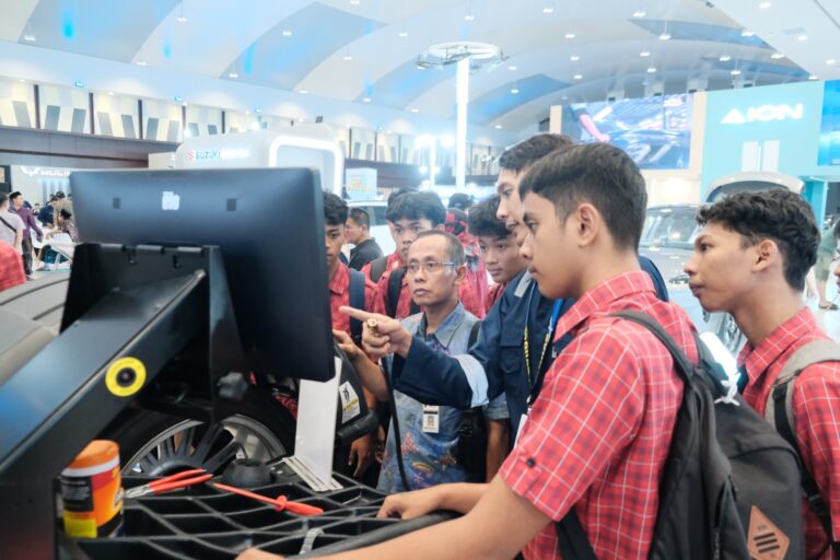 GIIAS Semarang 2024 Berikan Edukasi Otomotif ke Generasi Muda