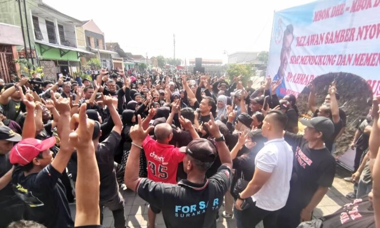 Deklarasi di Kandang Banteng, 15.000 Relawan Samber Nyowo Solo Siap Menangkan Luthfi-Yasin