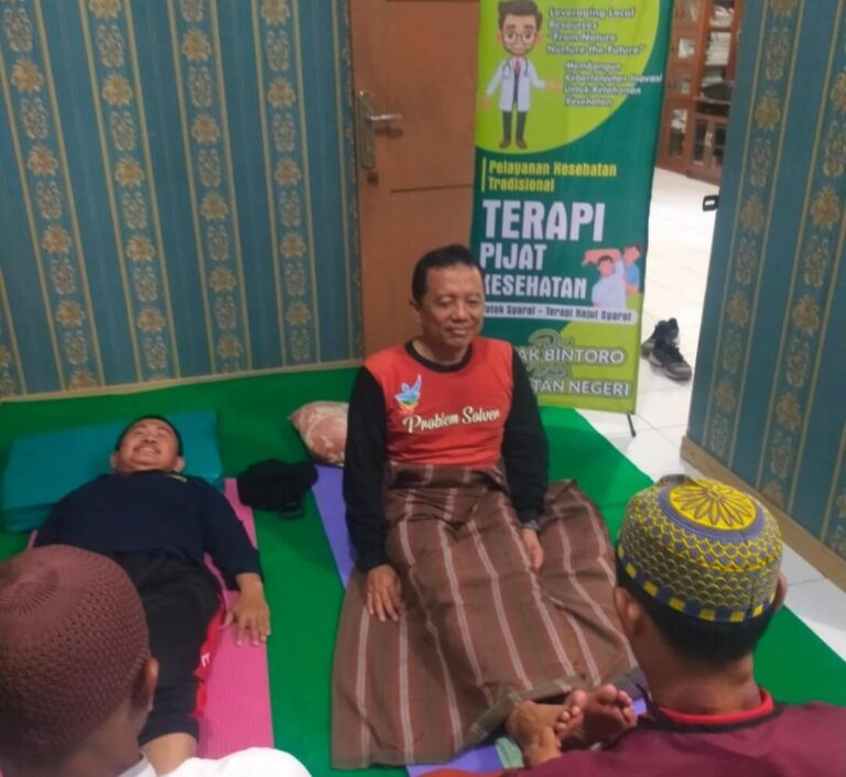 Dinkes Demak Gelar Jalan Sehat dan Pijat Tradisional untuk Peringati Hari Kesehatan Nasional