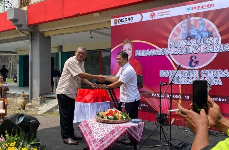 Pedagang Barito Slup-slupan Tempati Eks Pasar Dargo