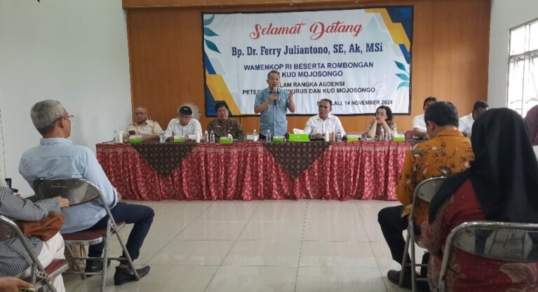 Solusi Peternak Sapi Perah Boyolali, Kemenkop Ajak KUD Boyolali Bangun Pabrik Pengolahan Susu