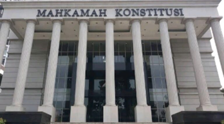 MK Kabulkan Gugatan UU Pilkada, Tegaskan Sanksi Pidana untuk TNI-Polri yang Terlibat Politik Praktis