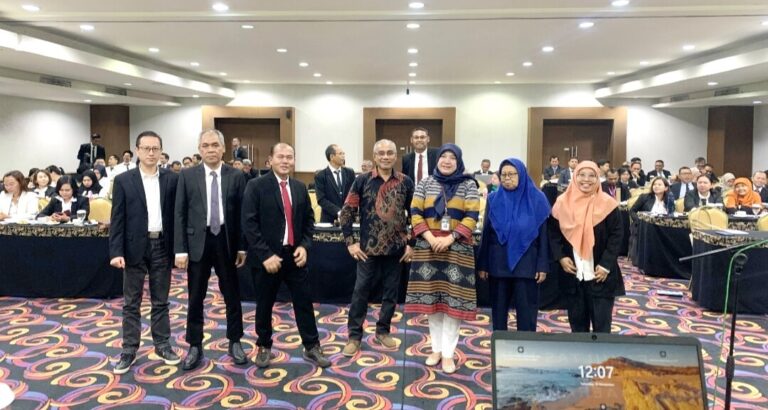 Penutupan Pendidikan Kemahiran Advokat Unwahas – IKADIN Jateng, Dekan Inginkan Tiap Tahun Digelar