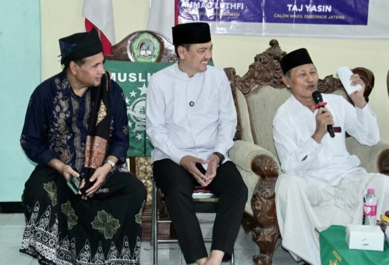 Pengasuh Ponpes Asshodiqiyah Beri Restu untuk Yoyok-Joss di Pilwakot Semarang