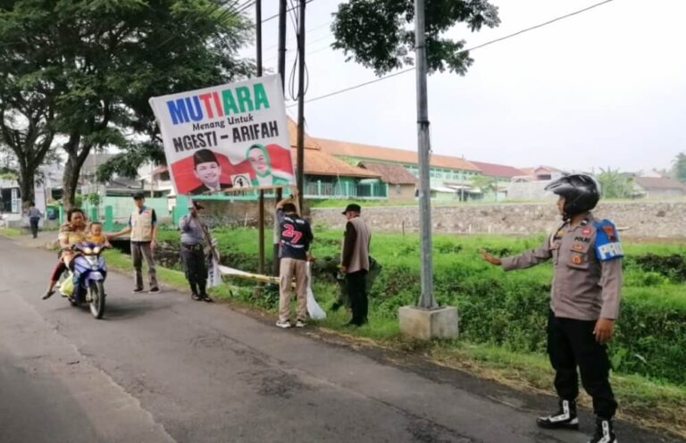 Masa Tenang Pilkada, Polres Semarang Lakukan Penertiban Alat Peraga Kampanye