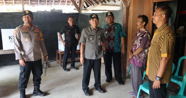 Bersama Forkopimda Kab Semarang, Kapolres Semarang Cek Kesiapan Pengamanan TPS