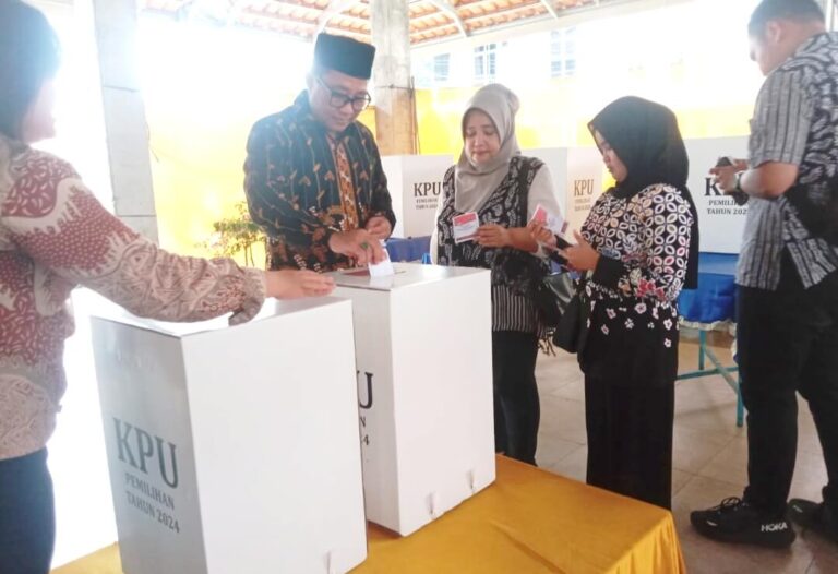 Iswar Aminuddin: Siapapun yang Menang, Semarang Harus Damai dan Bersatu