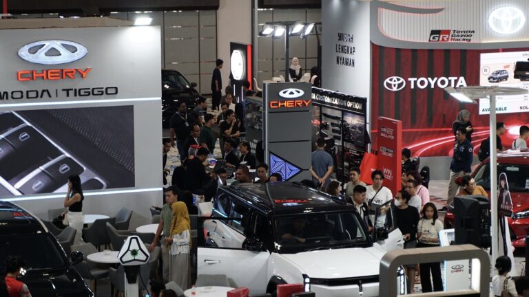 30 Pengunjung Ramaikan GIIAS Semarang 2024