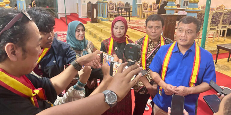 Pakoe Boewono XIII Titip Revitalisasi Keraton ke Cagub Ahmad Luthfi