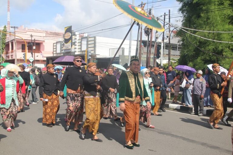 Kirab Budaya Hari Jadi ke-275 Kabupaten Blora, Berlangsung Meriah dan Semarak