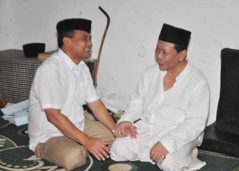 Cagub Ahmad Luthfi Sowan ke KH Munif Muhammad Zuhri di Ponpes Girikusumo