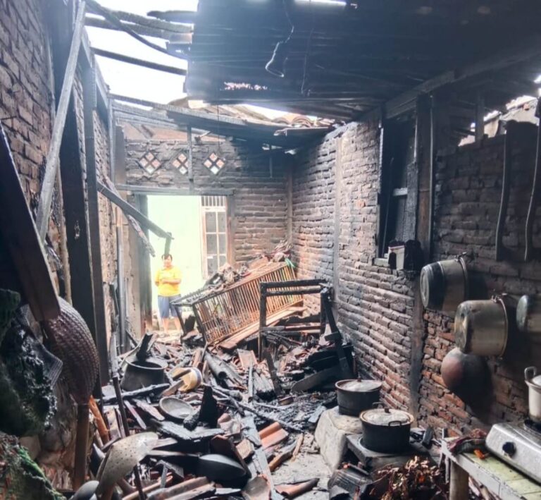 Kebakaran Rumah di Bejalen Barat, Diduga Akibat Bara Api yang Lupa Dimatikan