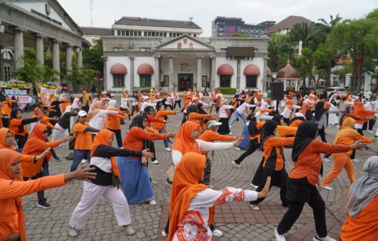 Peringati Hari Ibu, Ribuan Emak-Emak Meriahkan Jambore RKI Kota Semarang