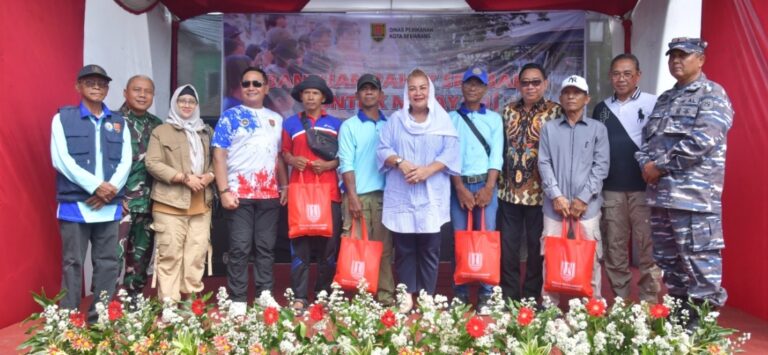 Pemkot Semarang Distribusikan 1.100 Paket Sembako Nelayan Tambaklorok