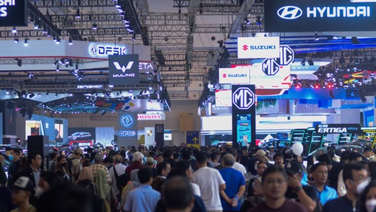 Mobil Listrik dan Hybrid Kuasai Pasar Otomotif