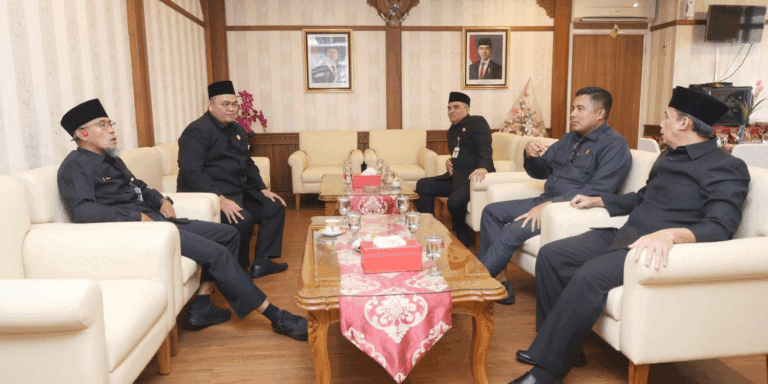 Paripurna Tentang Raperda Kearsipan, Raperda Kepariwisataan & Raperda Trantibum Linmas