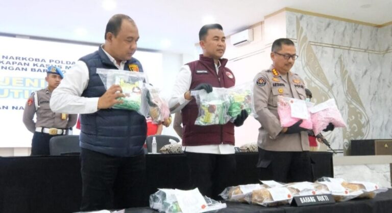 Polda Jateng Ungkap Peredaran Narkotika dari Pontianak: 13,92 Kg Sabu dan 10.300 Butir Ekstasi