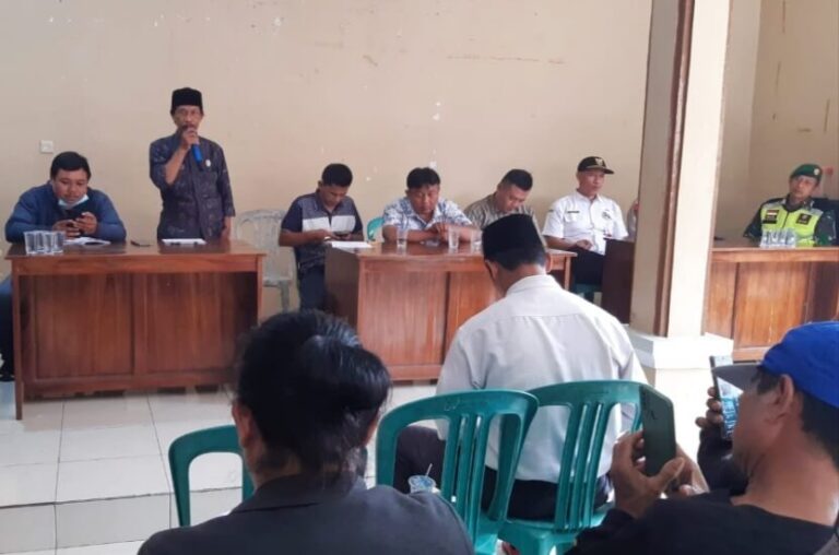 Pemdes Kedungoleng Diduga Korupsi Dana Desa, Warga Demo: Tuntut Transparansi