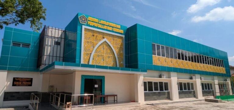 MAN 1 Rembang Resmikan Gedung Perpustakaan dan Laboratorium Baru