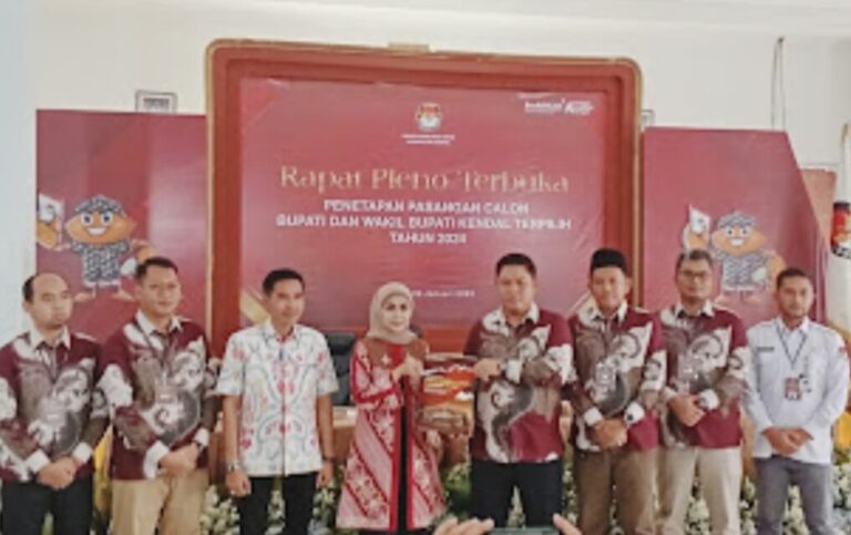 Penetapan Dyah Kartika Permanasari dan Benny Karnadi Sebagai Bupati dan Wakil Bupati Kendal Terpilih