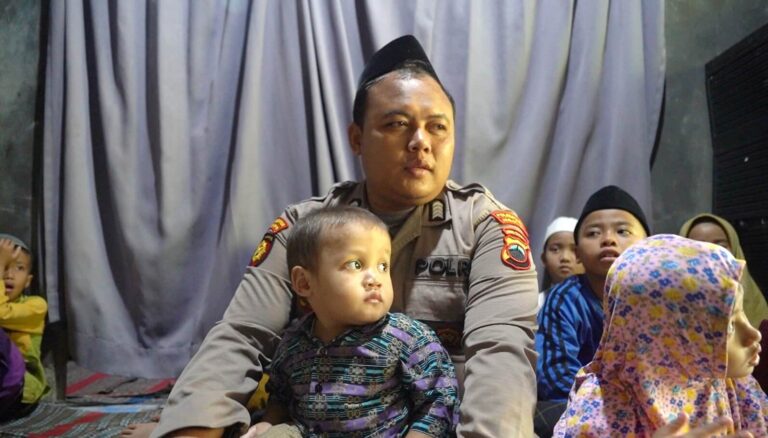 Bripka Fahmi, Personel Polrestabes Semarang yang Menjadi Bapak Asuh 35 Anak Yatim Piatu