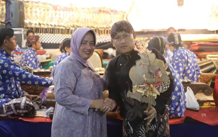 Tradisi Memerti Desa Cangkrep Lor Dimeriahkan Pagelaran Wayang Kulit