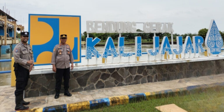 Polsek Demak Patroli Pantau Debit Air di Bendungan Kalijajar