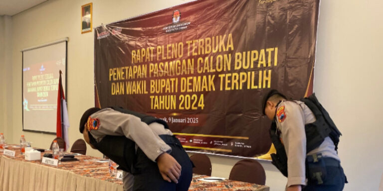 Polisi Sterilisasikan Tempat Penetapan Pasangan Bupati dan Wakil Bupati Demak