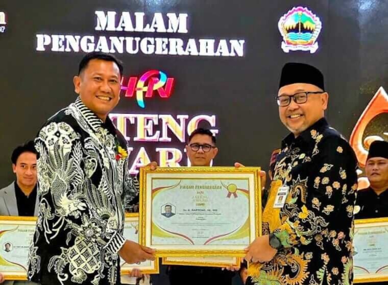 Dirut BPR BDK Karanganyar Raih HPN Award Jateng 2025