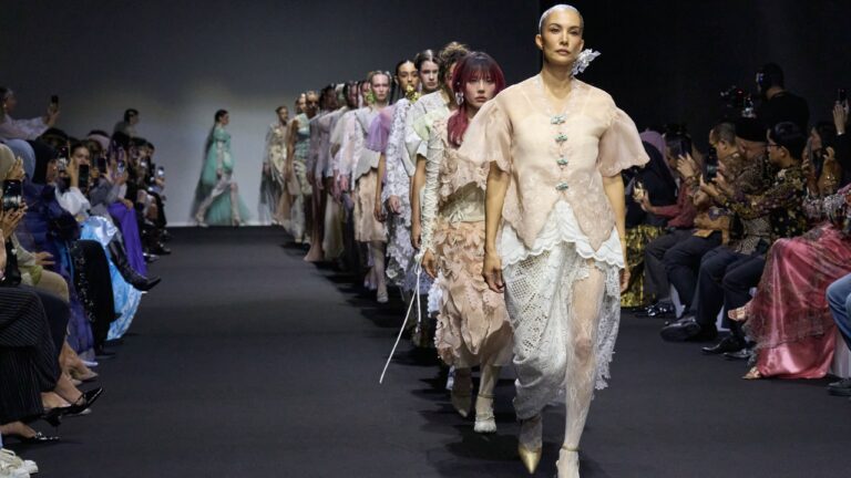 Make Over dan TOTON Memukau Dubai Fashion Week 2025