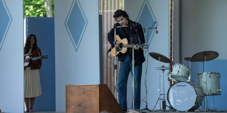 Film A Complete Unknown Biografi Musisi Bob Dylan