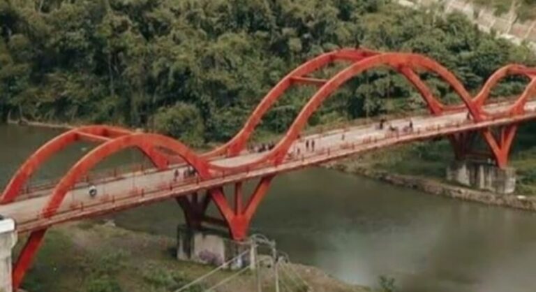 Lima Tersangka Korupsi Jembatan Merah Diserahkan ke Kejari Purbalingga