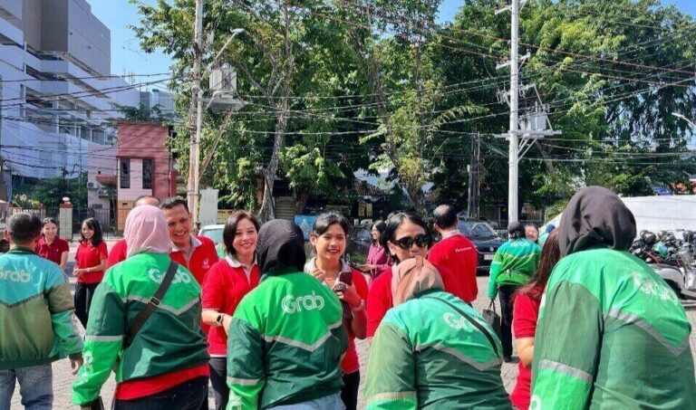 Hotel Ciputra Berbagi Kebahagiaan dengan Grab