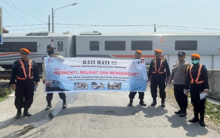 Frekuensi Perjalanan KA Meningkat, KAI Daop 4 Semarang Imbau Waspada di Perlintasan