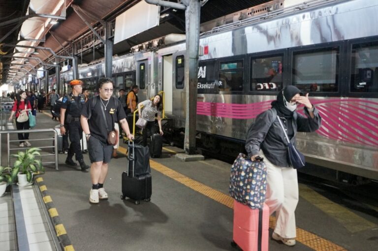 H-3 Angkutan Lebaran, Jumlah Kedatangan Penumpang di Stasiun Daop 4 Semarang Melonjak