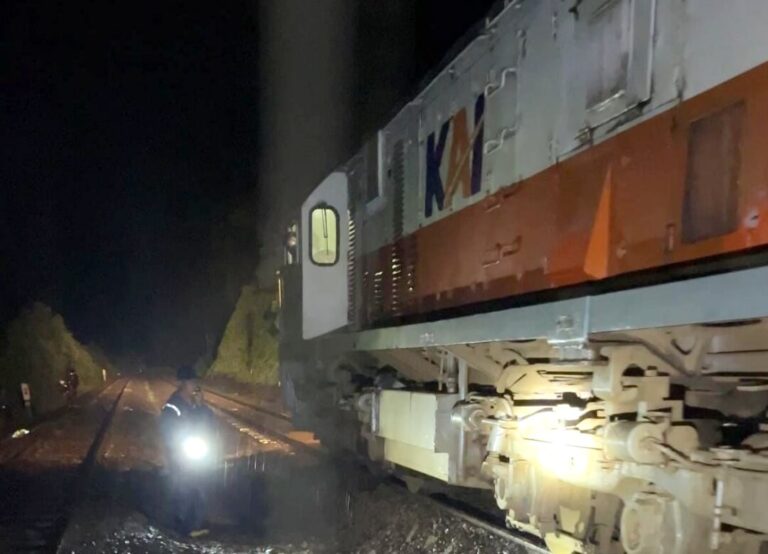 Dua Jalur Rel di Batang Kembali Normal, Perjalanan KA Pulih